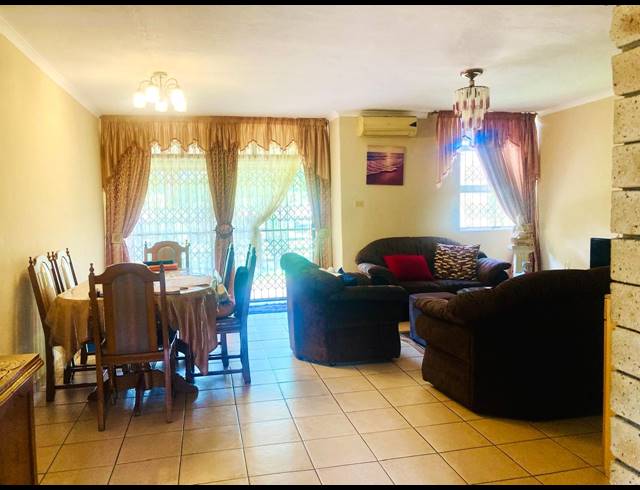 3 BEDROOM DUPLEX FOR SALE IN MONTCLAIR